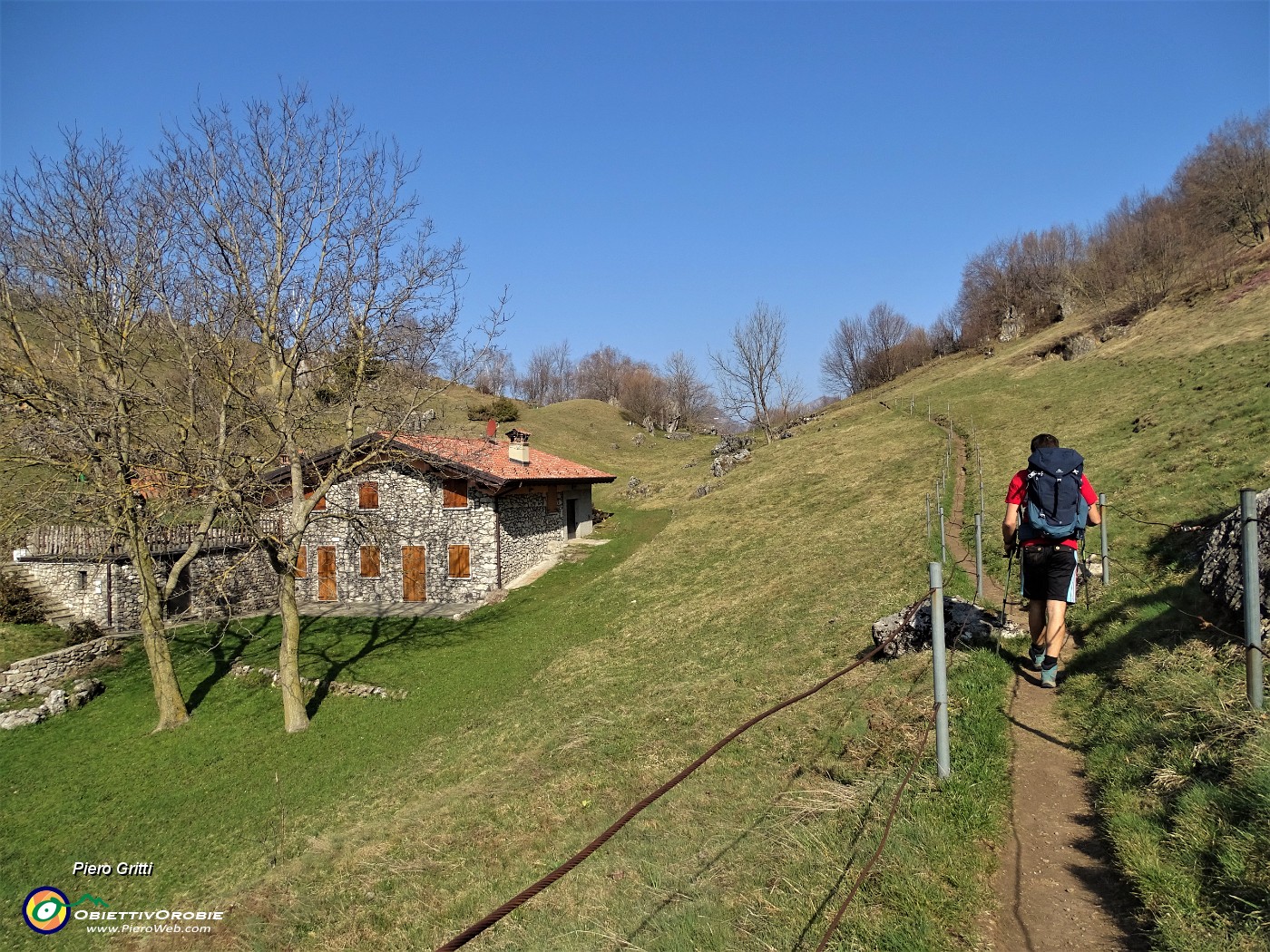 46 Sul sent. 506 per il Monte Zucco.JPG